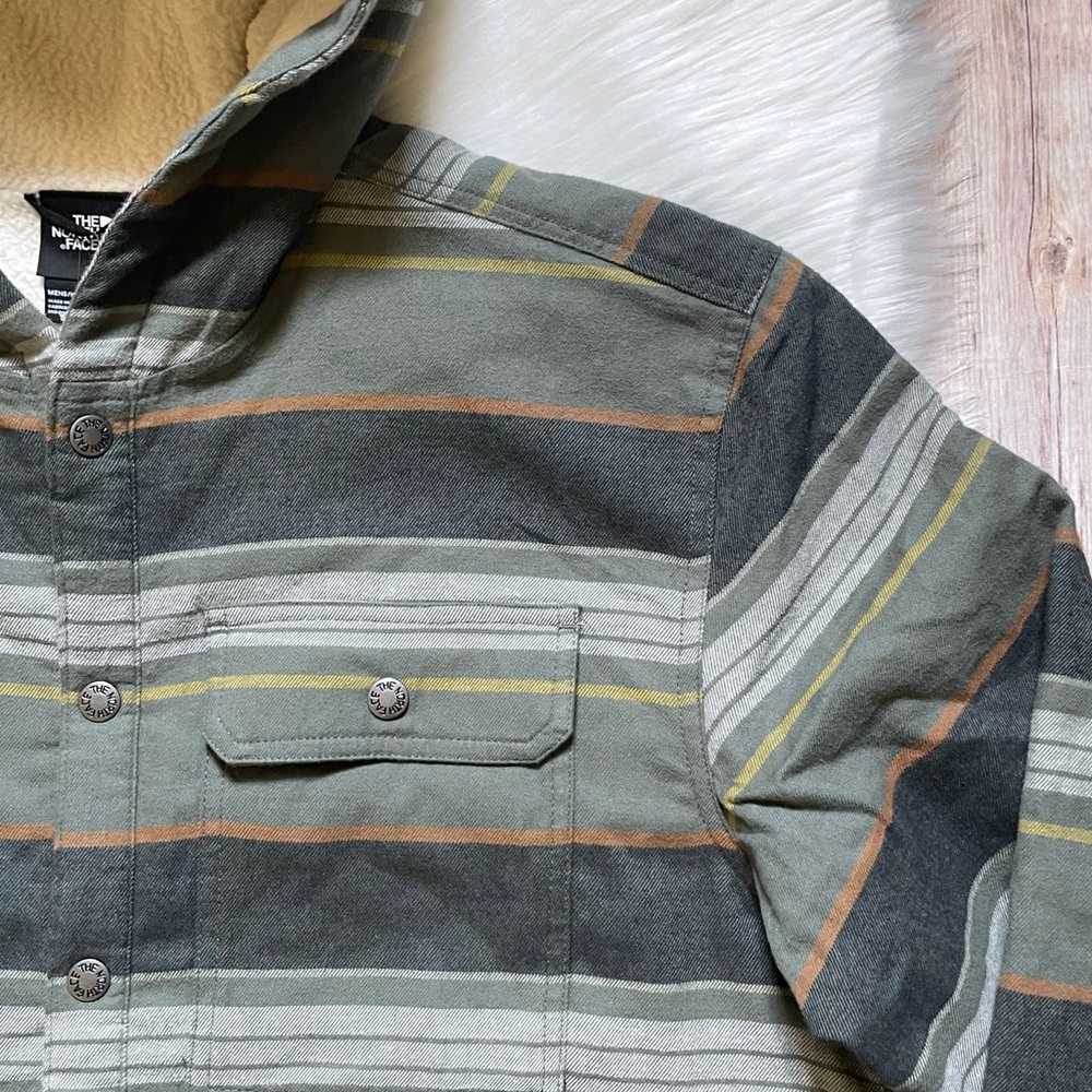 The North Face Men’s Hooded Campshire Shirt Jacket - Picture 4 of 9